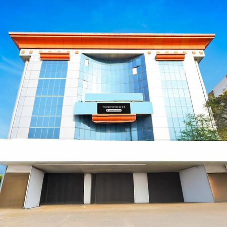 Super Townhouse Ameerpet Balkampet Road Hyderabad Exterior photo